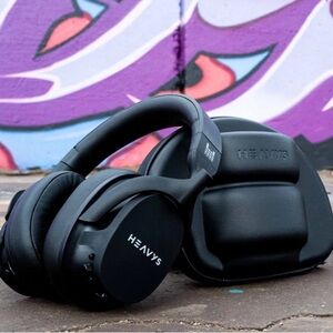 Heavys Black Over-Ear Headphones